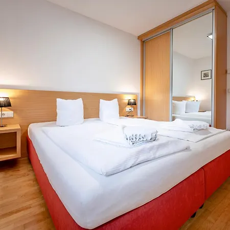 Au Appartement *